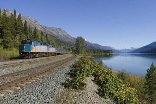 5 Days Jasper VIA Rail from Vancouver Banff Lake Louise Bus Tour