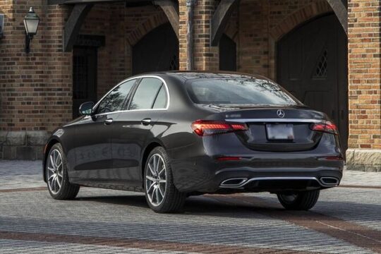 Arrival Private Transfer from Vancouver YVR or Port to Vancouver by Business Car