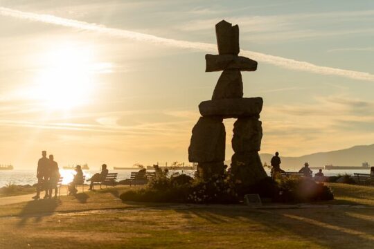 Vancouver Sunset and City Lights Trolley Tour